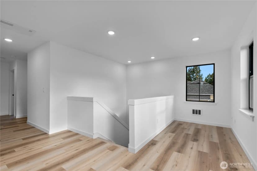 Property photo for 2615 Woburn Street, Bellingham photo 19