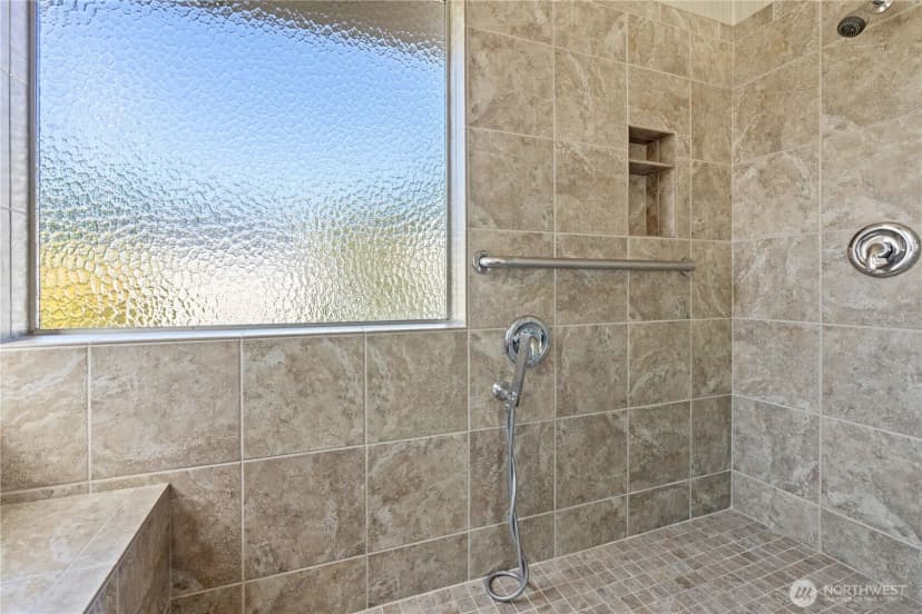 Property photo for 8305 63rd Street W, University Place photo 10