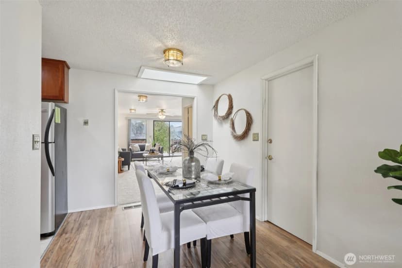 Property photo for 1027 S 317th Street, Federal Way photo 6