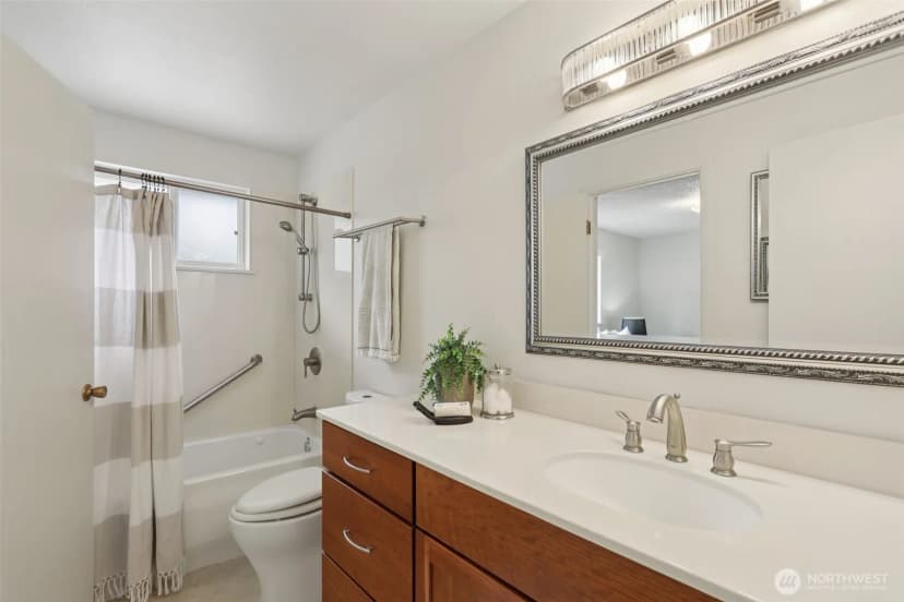 Property photo for 1027 S 317th Street, Federal Way photo 13