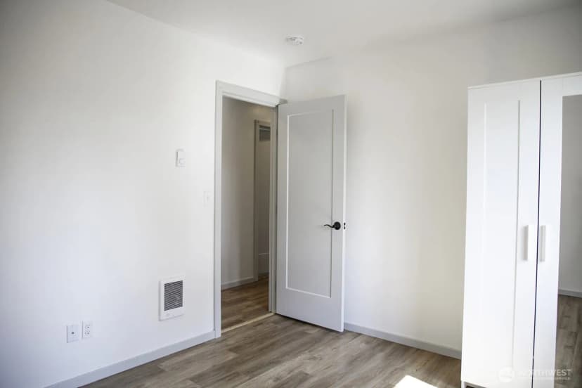 Property photo for 107 Cascade Court, Elma photo 15