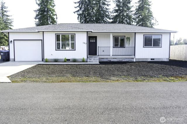 Property photo for 107 Cascade Court, Elma