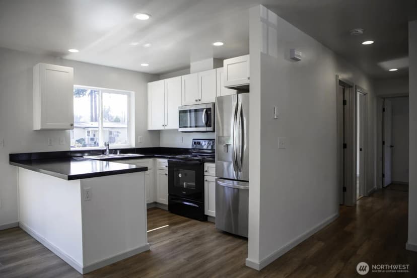 Property photo for 107 Cascade Court, Elma photo 3