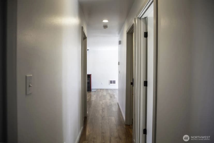 Property photo for 107 Cascade Court, Elma photo 14