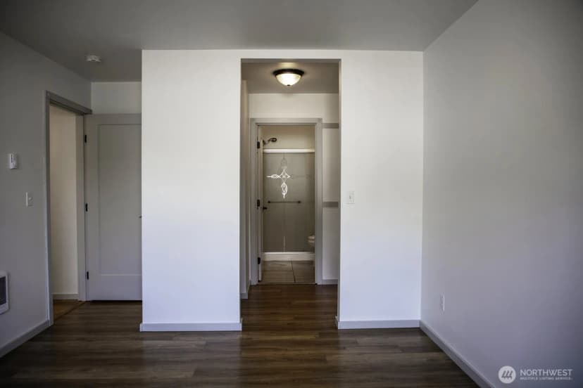 Property photo for 107 Cascade Court, Elma photo 10