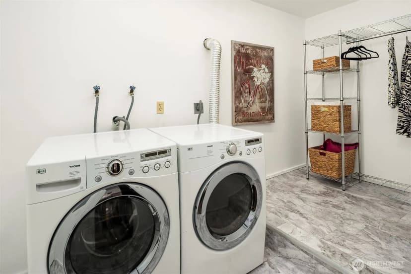 Property photo for 2916 11th Avenue W, Seattle photo 26