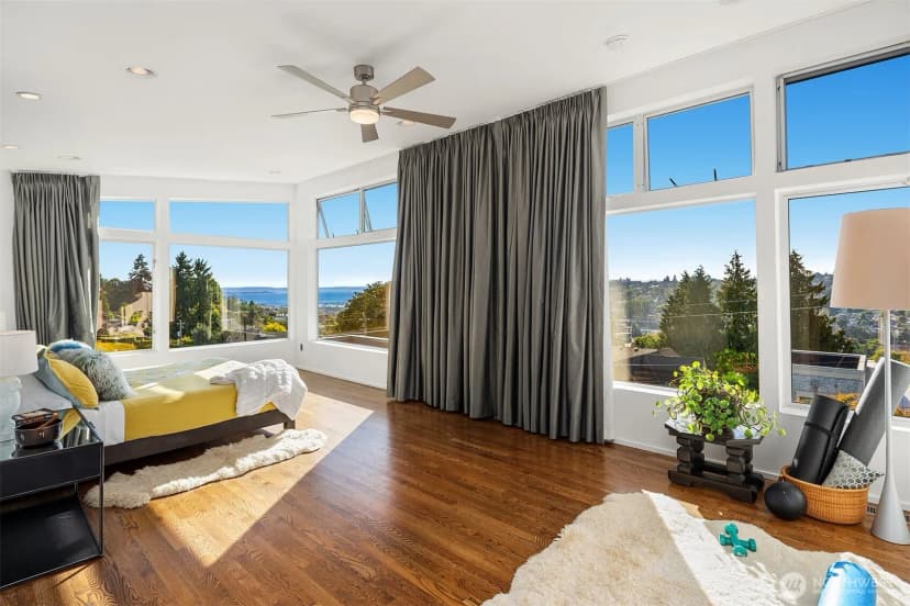 Property photo for 2916 11th Avenue W, Seattle photo 16