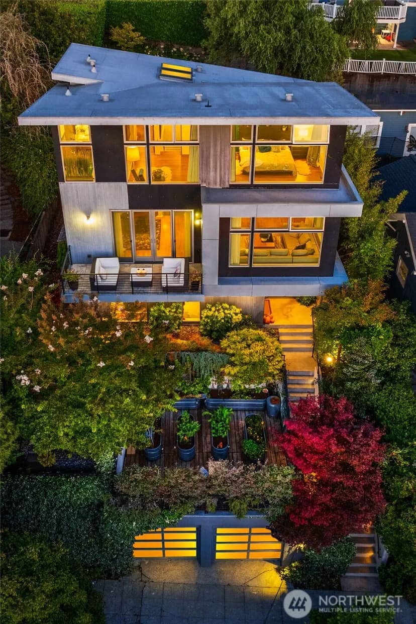 Property photo for 2916 11th Avenue W, Seattle photo 36