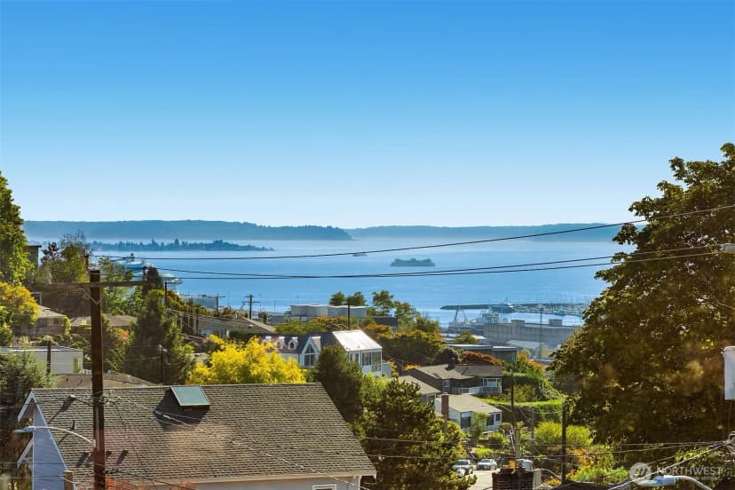 Property photo for 2916 11th Avenue W, Seattle photo 14