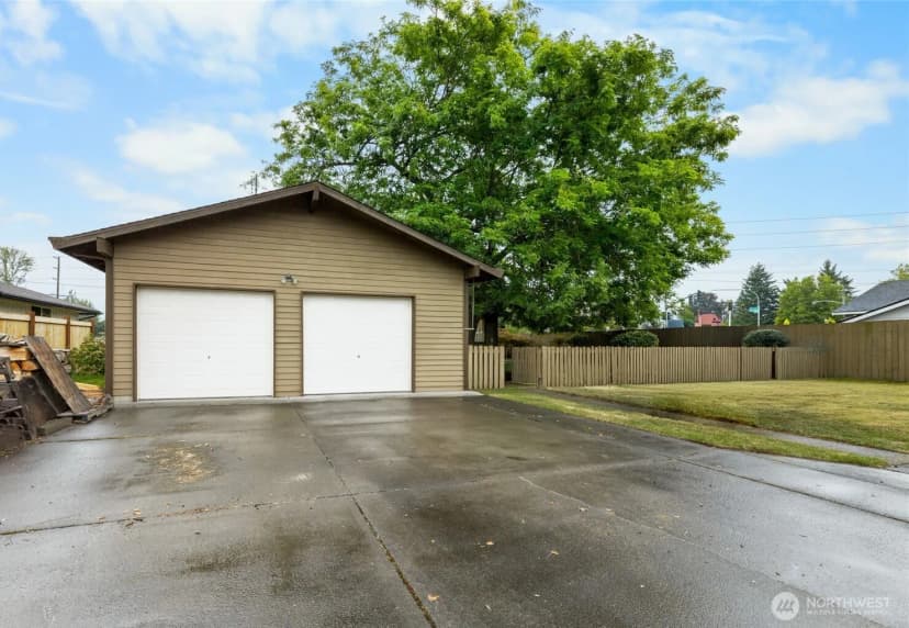 Property photo for 331 N Fulton Street, Buckley photo 25