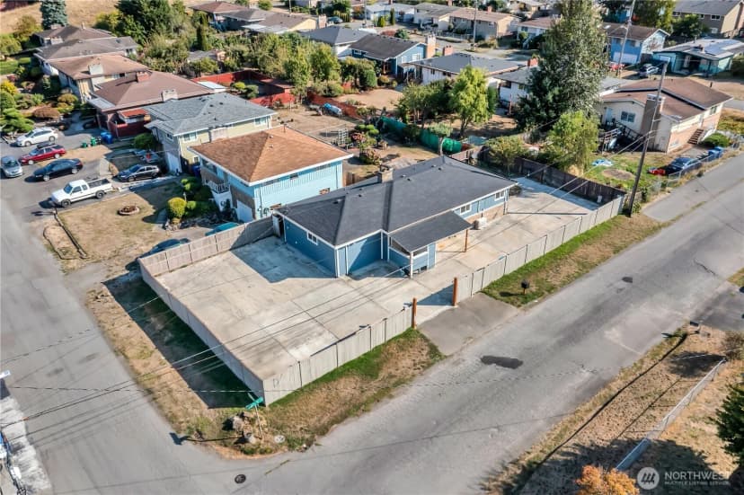 Property photo for 3501 S Webster St, Seattle photo 20