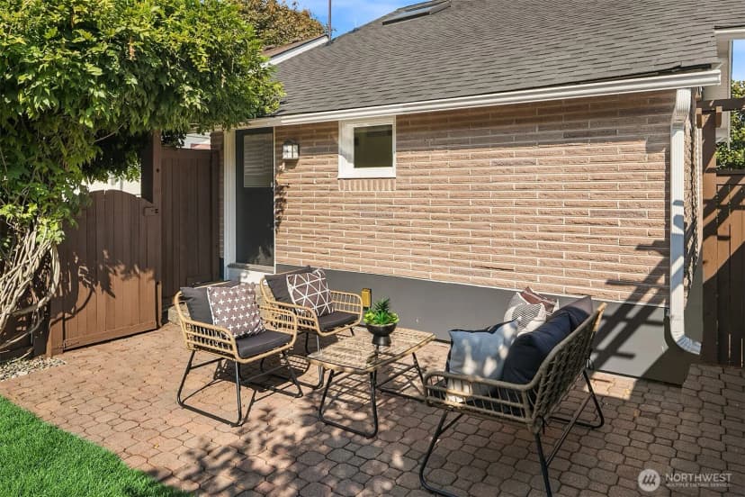 Property photo for 121 Ne 58th Street, Seattle photo 29