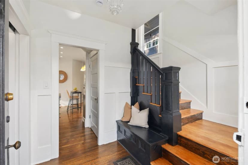 Property photo for 20 W Mcgraw Street, Seattle photo 3