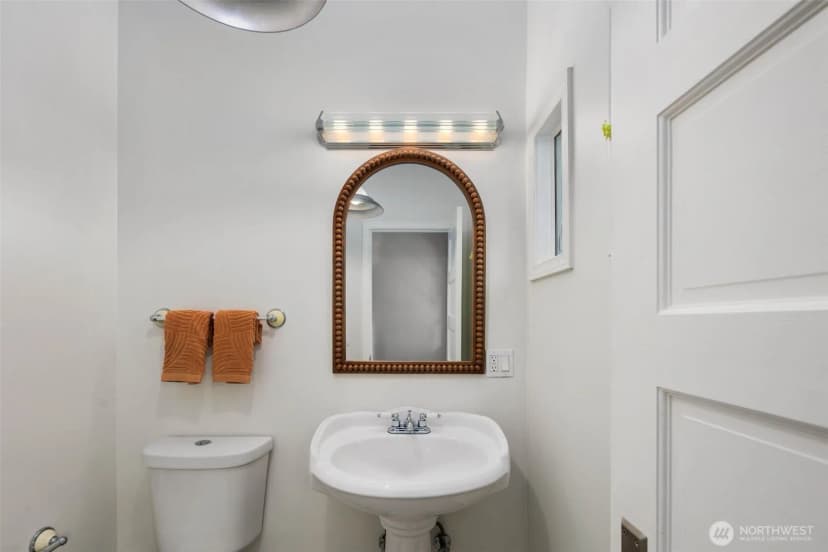 Property photo for 20 W Mcgraw Street, Seattle photo 10