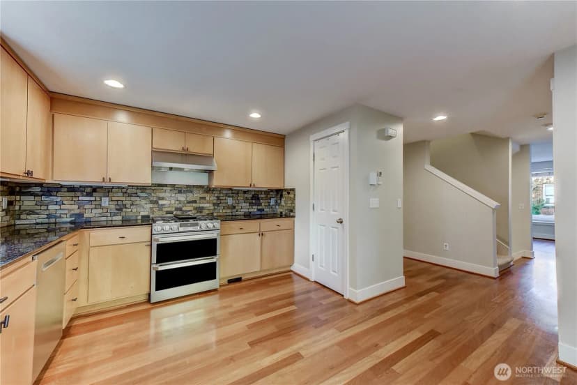 Property photo for 1619 14th Avenue #b, Seattle photo 9