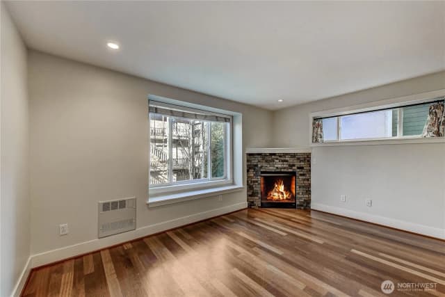 Property photo for 1619 14th Avenue #b, Seattle photo 3