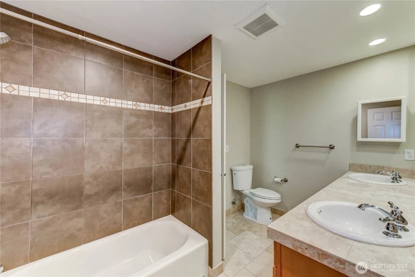 Property photo for 1619 14th Avenue #b, Seattle photo 14