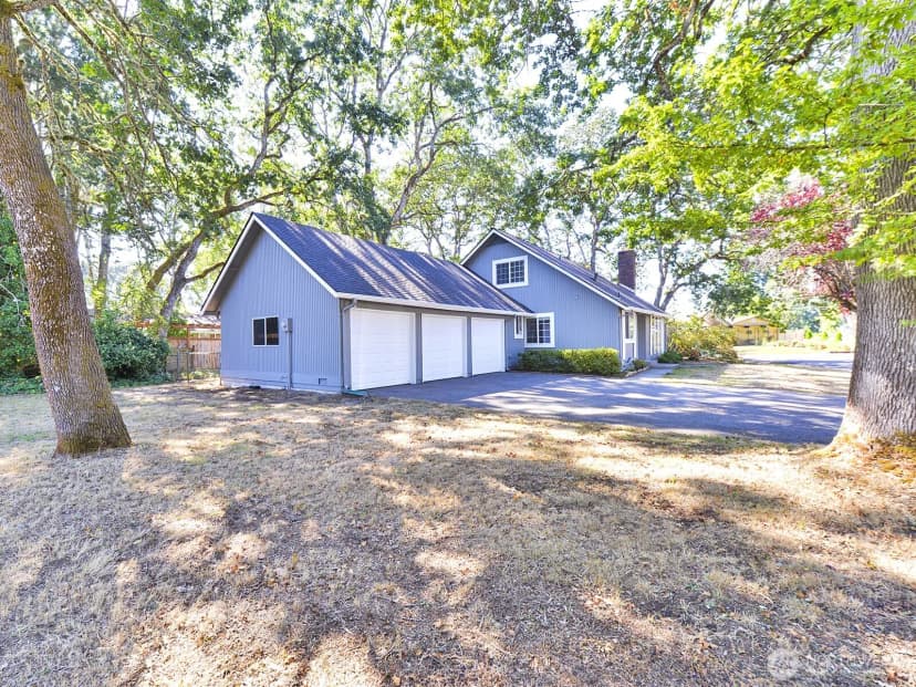 Property photo for 8202 Coral Place Sw, Lakewood photo 3