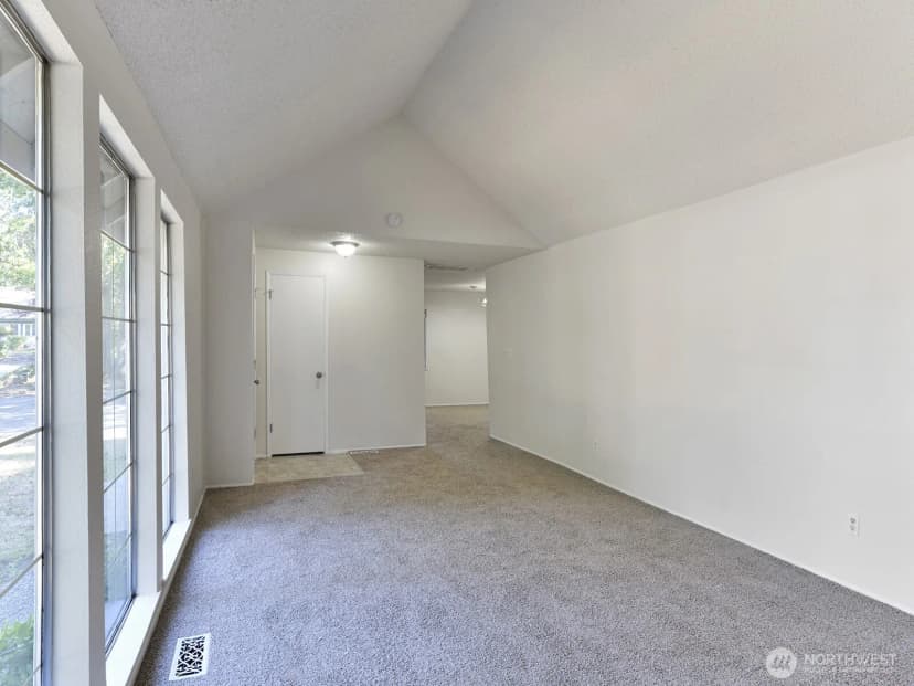 Property photo for 8202 Coral Place Sw, Lakewood photo 13