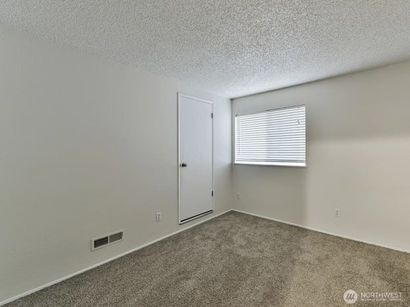 Property photo for 8202 Coral Place Sw, Lakewood photo 21