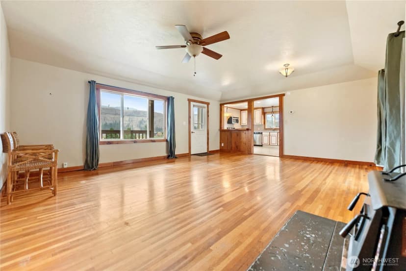 Property photo for 245 Twisp-carlton Road, Twisp photo 8