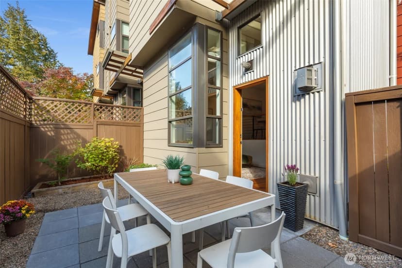 Property photo for 5926 California Avenue Sw #a, Seattle photo 7
