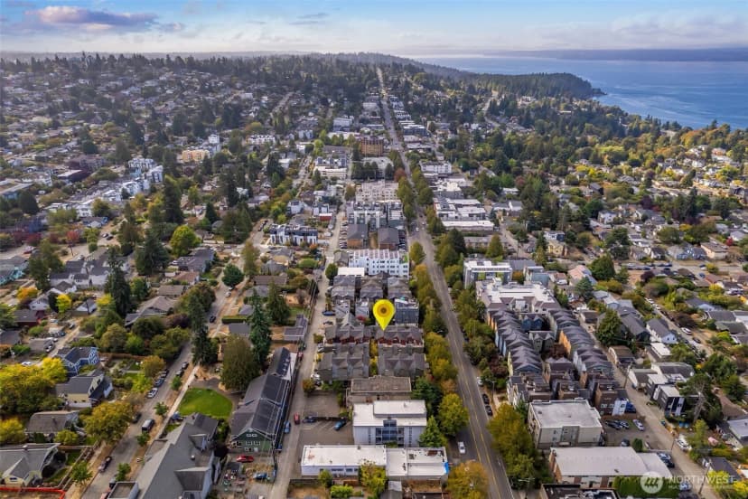 Property photo for 5926 California Avenue Sw #a, Seattle photo 39