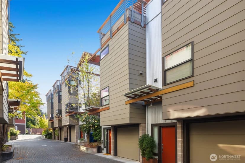 Property photo for 5926 California Avenue Sw #a, Seattle photo 33