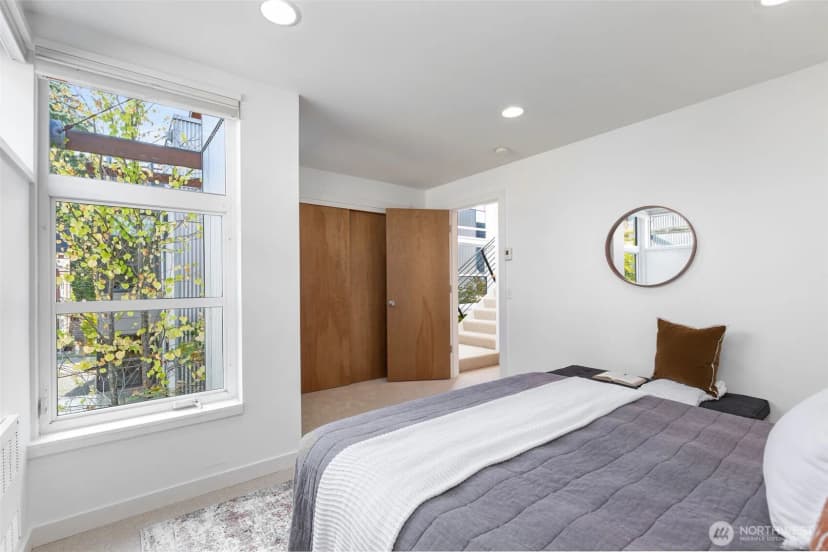 Property photo for 5926 California Avenue Sw #a, Seattle photo 20