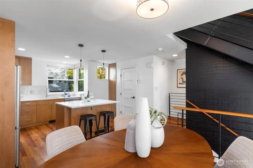 Property photo for 5926 California Avenue Sw #a, Seattle photo 10