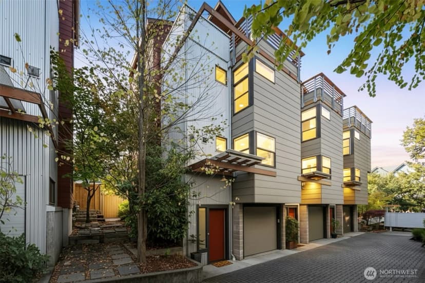 Property photo for 5926 California Avenue Sw #a, Seattle