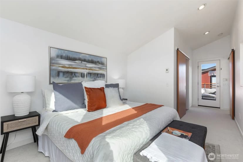Property photo for 5926 California Avenue Sw #a, Seattle photo 24