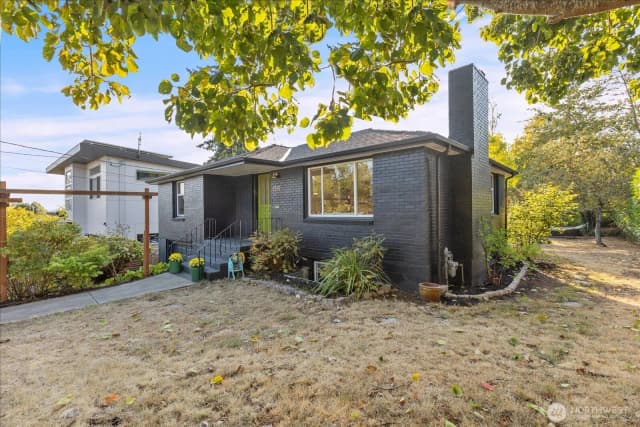 Property photo for 5245 45th Avenue S, Seattle photo 3