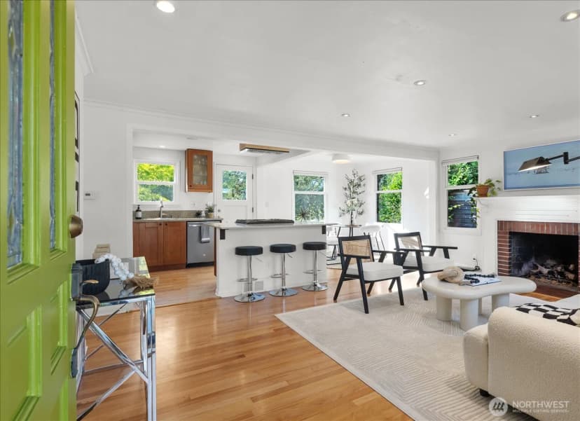 Property photo for 5245 45th Avenue S, Seattle photo 4