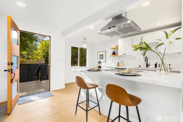 Property photo for 1722 Martin Luther King Jr Way, Seattle photo 4