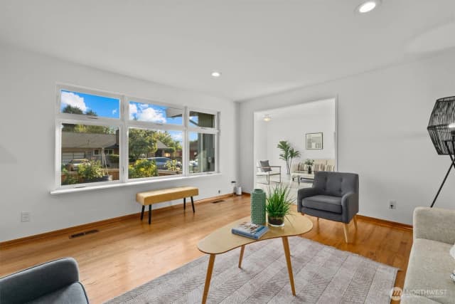 Property photo for 2332 S Juneau Street, Seattle photo 5