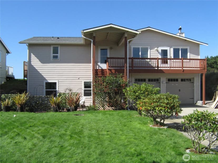 Property photo for 32301 G Street, Ocean Park photo 2
