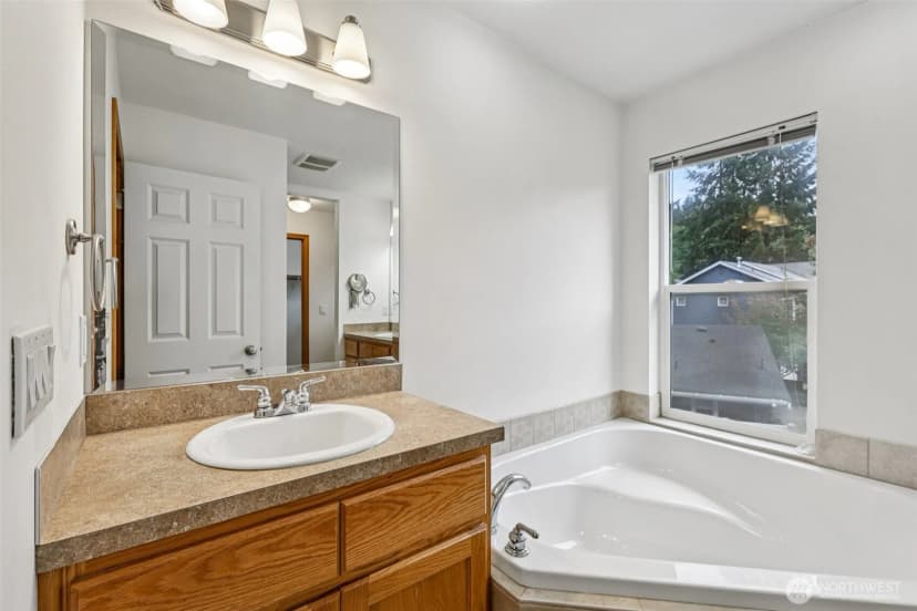 Property photo for 1514 49th Street Sw, Everett photo 16