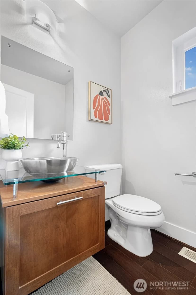 Property photo for 3241 Sw Raymond St, Seattle photo 11