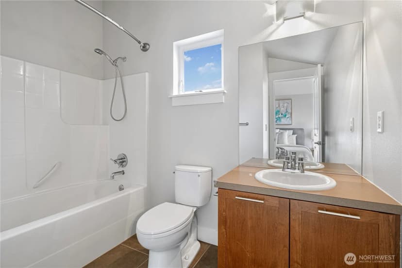 Property photo for 3241 Sw Raymond St, Seattle photo 14