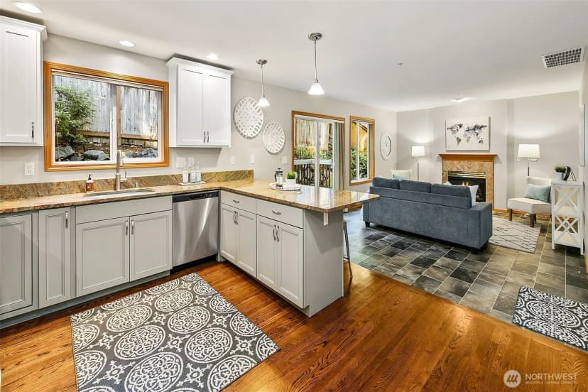 Property photo for 16537 Densmore Avenue N, Shoreline photo 10