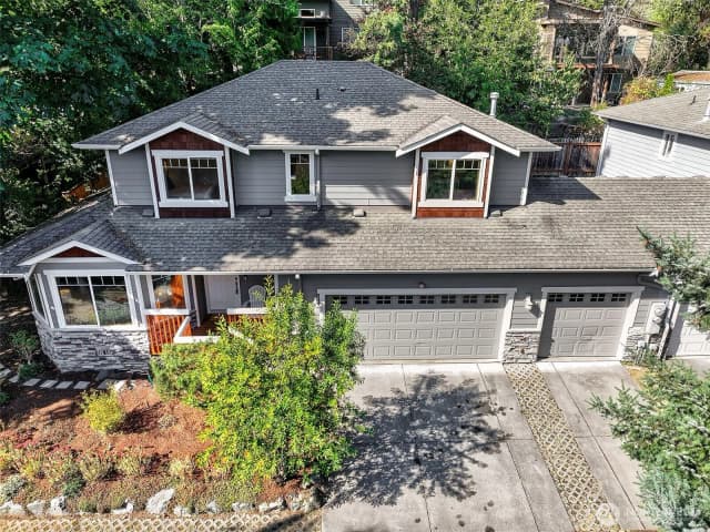 Property photo for 16537 Densmore Avenue N, Shoreline photo 2