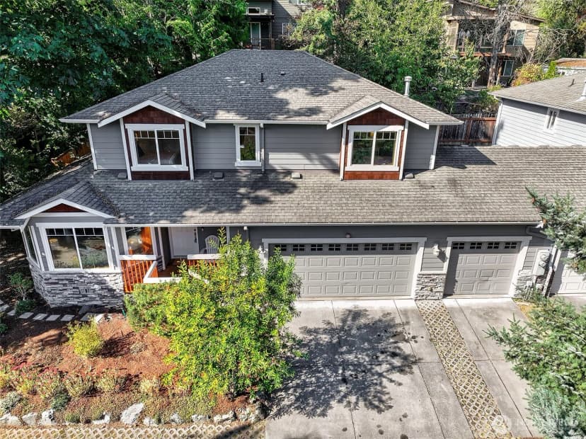 Property photo for 16537 Densmore Avenue N, Shoreline photo 2