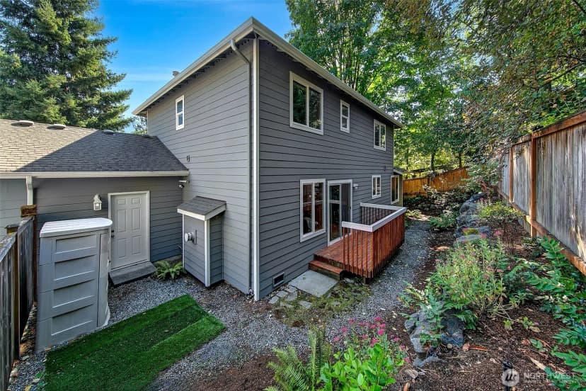 Property photo for 16537 Densmore Avenue N, Shoreline photo 23