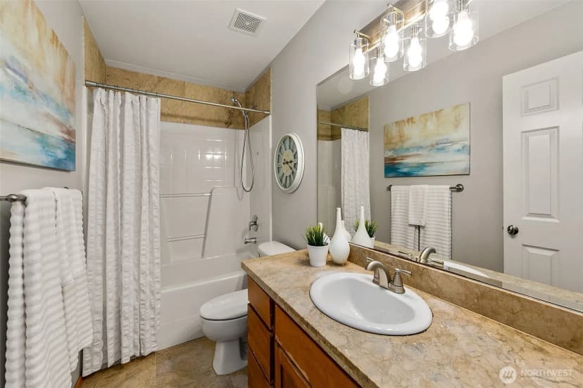 Property photo for 16537 Densmore Avenue N, Shoreline photo 18