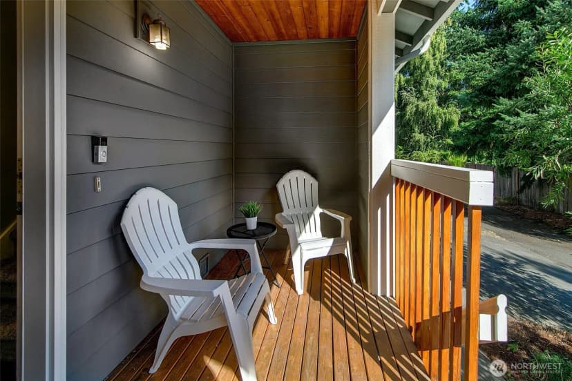 Property photo for 16537 Densmore Avenue N, Shoreline photo 4