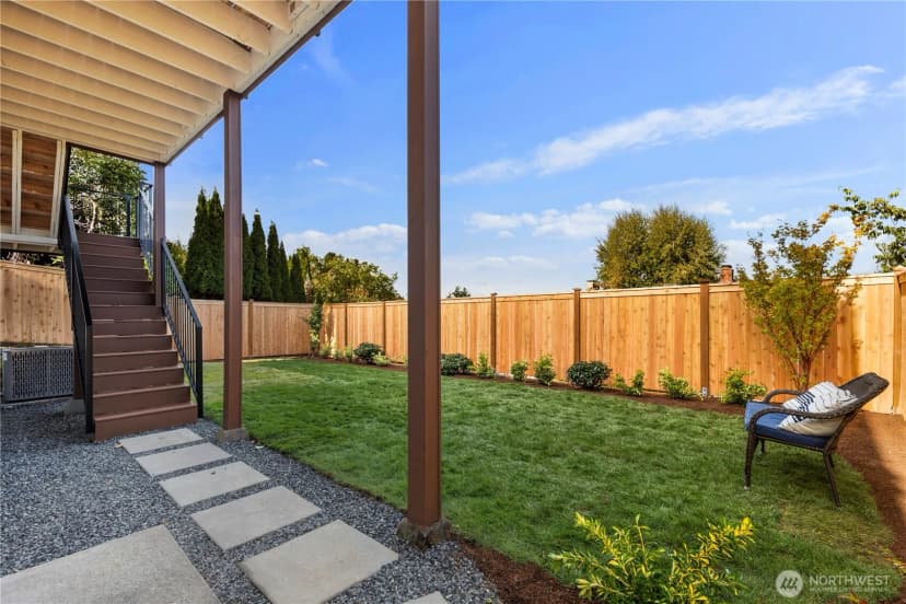 Property photo for 5006 Harold Place Ne, Seattle photo 34