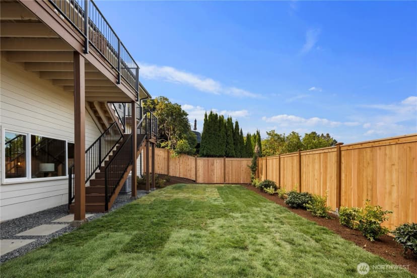 Property photo for 5006 Harold Place Ne, Seattle photo 35