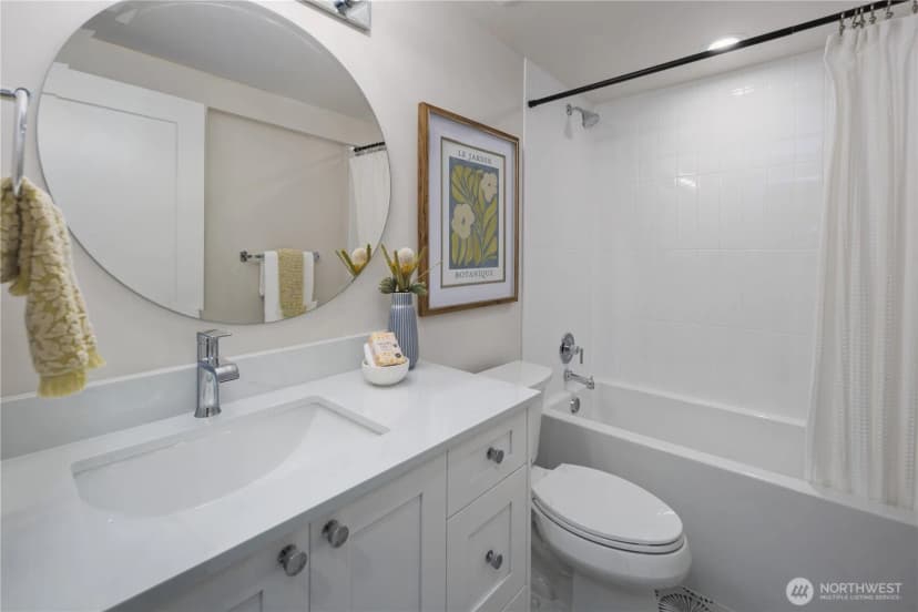 Property photo for 5006 Harold Place Ne, Seattle photo 28