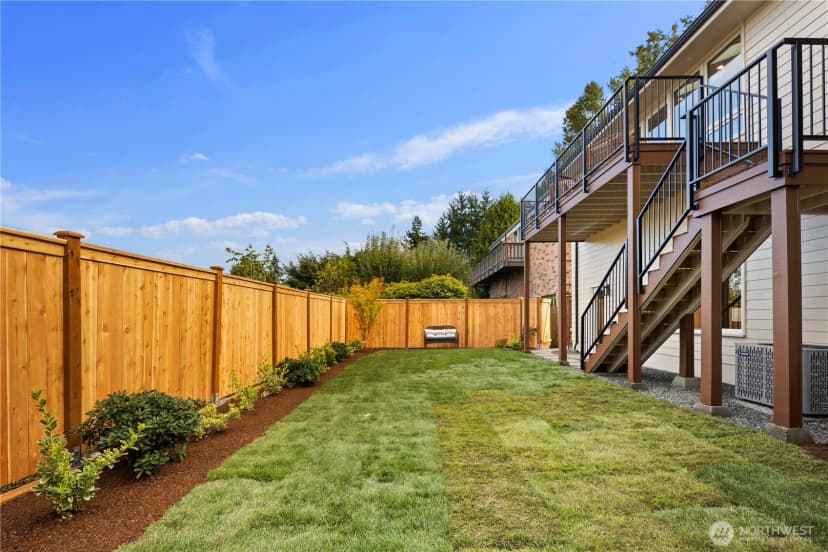 Property photo for 5006 Harold Place Ne, Seattle photo 36